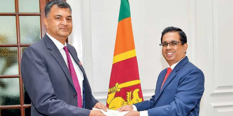 නව ආරක්ෂක ලේකම් විශ්රාමික එයාර් වයිස් මාර්ෂල් සම්පත් තුයියකොන්ත