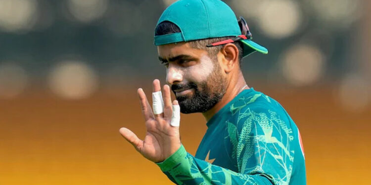 වසරක් තුළ දෙවරක් ඉල්ලා අස්වූ බාබර්