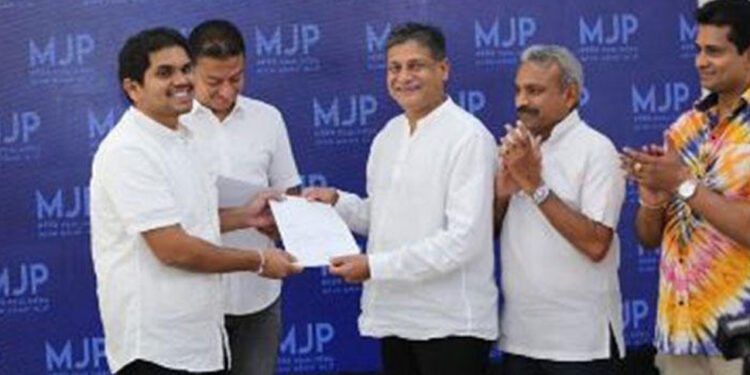 දහම් සිරිසේන දිලිත්ට හේත්තු වෙයි