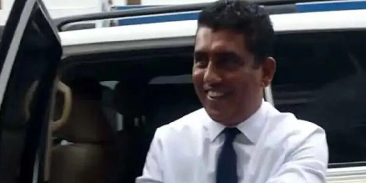 ජොන්ස්ටන්ව අධිකරණයට රැගෙන එයි