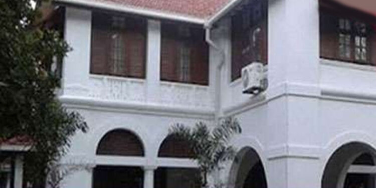 හිටපු අමාත්‍යවරුන් 14ක් තවමත් නිල නිවාස භාර දී නෑ