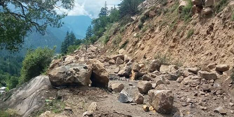 නාය යෑමේ අනතුරු ඇගවීම දීර්ඝ කරයි!