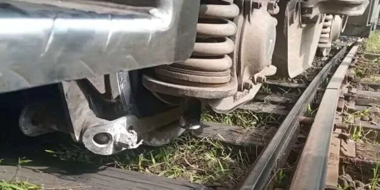 මුහුදුබඩ මාර්ගයේ දුම්රිය පිලී පැනීමක්