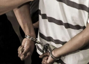 රටබීම සහ සිගරට් සමඟ පුද්ගලයෙක් අත්අඩංගුවට