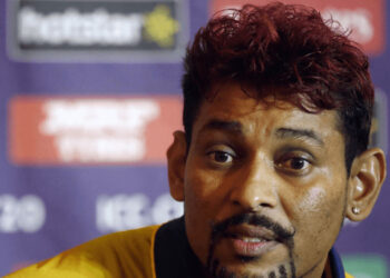 ද්විත්ව පුරවැසියෙක් බව ඔප්පු කළොත් දේශපාලනයෙන් සමුගන්නවා