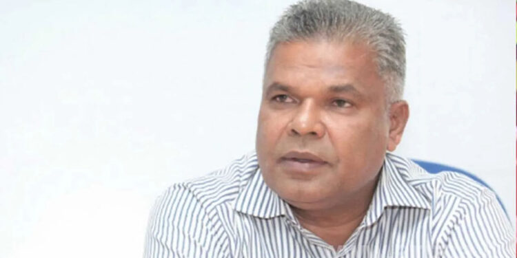 ඩඩ්ලි සිරිසේනට හිටපු කෘෂිකර්ම අධ්‍යක්ෂකවරයාගෙන් චෝදනා