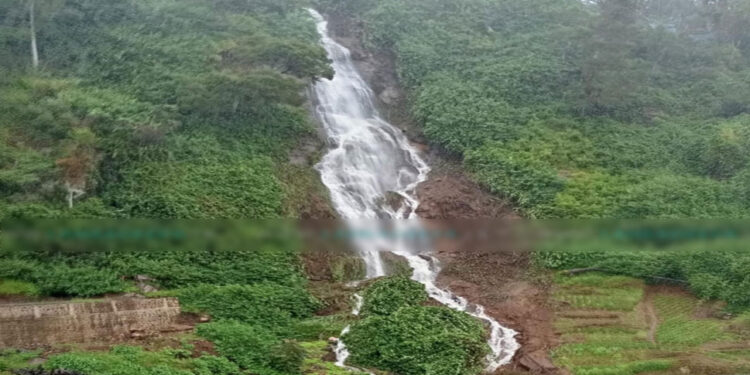 ‘ග්ලේන්ෆෝල්‘ ඇල්ල නාය යයි