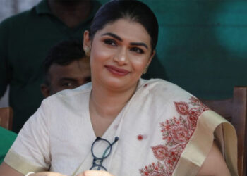 මොන ආණ්ඩුව ආවත් දුමින්ද ඉස්පිරිතාලේ – හිරුණිකාගෙන් කෝචෝක් එකක්