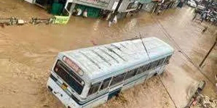 යාපනය A-9 ප්‍රධාන මාර්ගය ජලයෙන් යටවෙයි