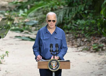 බයිඩන්ට ඉන්නේ කොහෙද අමතක වෙලා