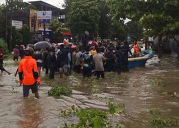 කාර්තිව් පාසලක සිසුන් පහක් ඇතුළු හතක් ගසාන ගිහින්