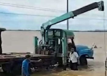 කාර්තිව් ට්‍රැක්ටර් අනතුරට විදුහල්පති සහ ගුරුවරයෙක් රිමාන්ඩ්