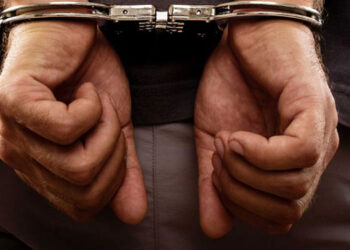 පෙම්වතියට අපූරු ද﻿﻿ඬුවමක් දෙන්න ගිය පෙම්වතාට මාංචු