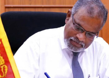 මුදල් අමාත්‍යාංශයේ ලේකම් යළි වැඩ භාරගනී