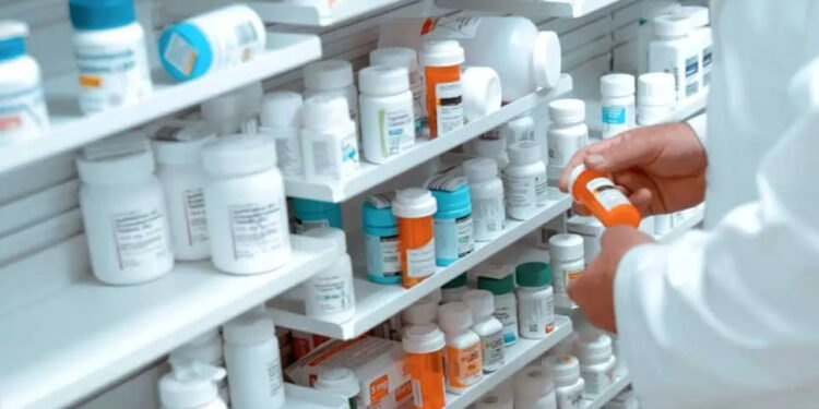 ෆාමසි රැසක් වැසීයෑමේ අවධානමක