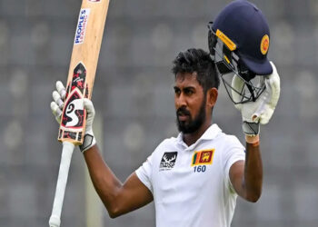 කමිඳු ශ්රේණිගත කිරීම්වල හත්වන ස්ථානය දක්වා ඉදිරියට