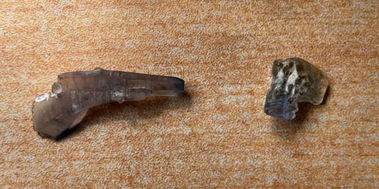 පිස්තෝලයක හැඩය ගත් මැණිකක් හමුවෙයි