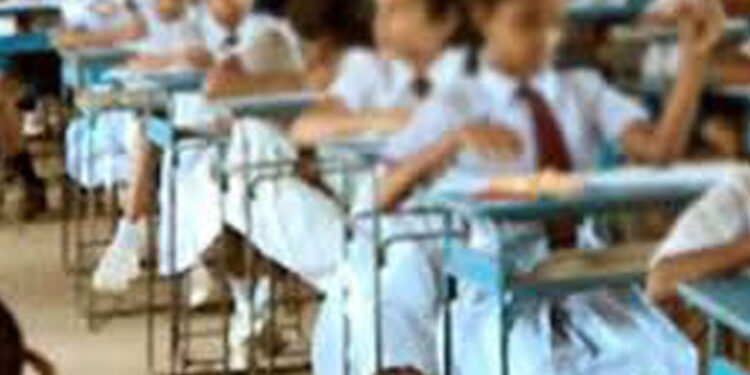 ශිෂ්‍යත්වය ගැන ඇමැති මණ්ඩල තීරණය නීතිපති ශ්‍රේෂ්ධිකරණයට දන්වයි