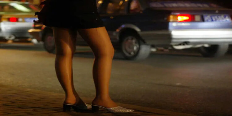 දකුණු පළාතේ කාන්තාවන් 7000ක් ලිංගික ශ්රමිකයන් වෙලා