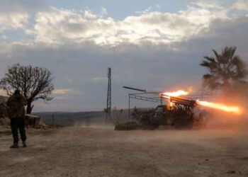 සිරියා කැරැලිකරුවෝ හාමා නගරය අල්ලති