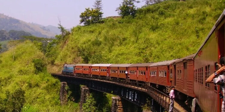 උඩරට දුම්රිය ගමන යථා තත්ත්වයට