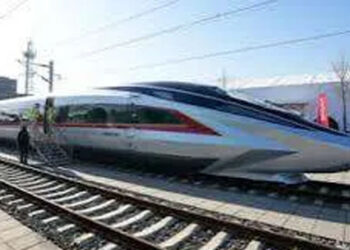 චීනය ලොව වේගවත්ම අධිවේගී දුම්රිය එළිදක්වයි