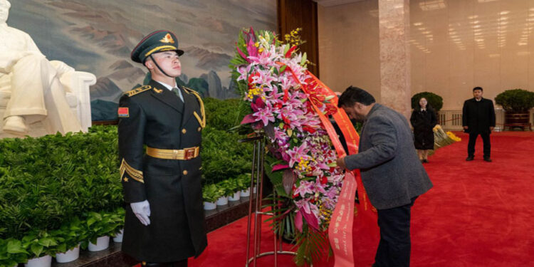 මාඕ සේතුං ස්මාරකයට ජනපති ආචාර දක්වයි