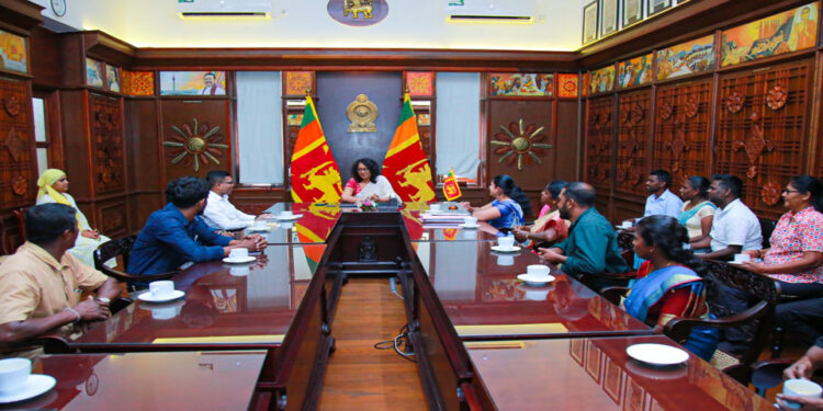 අගමැතිනිය ’වතුකරයේ ජනතා හඩ’ සංවිධානය හමුවෙයි