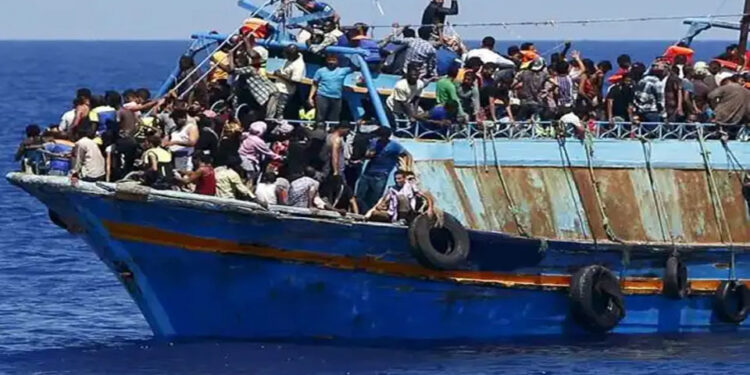 ‘අනවසර සංක්‍රමණිකයින් ලක්ෂයක් රටට පැමිණීමේ අවදානමක්’- මහජන ආරක්ෂක ඇමති