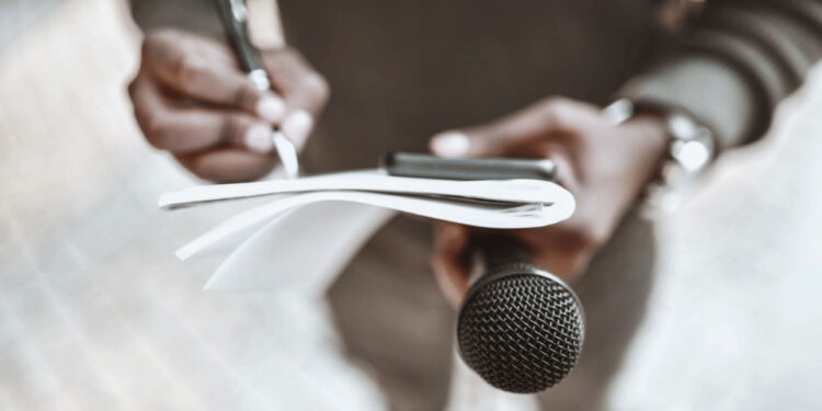 ඖෂධ සමාගම්වලින් වැටුප් ලබන මාධ්‍යවේදීන් ගැන සොයන්න