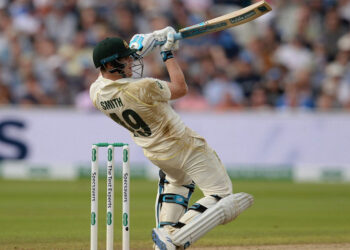 ටෙස්ට ලකුණු 10,000 එක් ලකුණකින් අහිමි වූ ස්මිත්