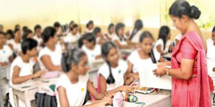 දිවයින පුරා ගුරු පුරප්පාඩු 30,000ක්