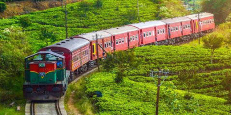 උඩරට දුම්රිය මාර්ගයේ දුම්රිය ධාවනයට බාධා