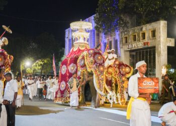 හුණුපිටිය ගංගාරාම විහාරයේ 46 වන නවම් මහා පෙරහර සාර්ථකව නිමවෙයි