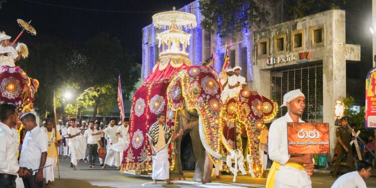 හුණුපිටිය ගංගාරාම විහාරයේ 46 වන නවම් මහා පෙරහර සාර්ථකව නිමවෙයි