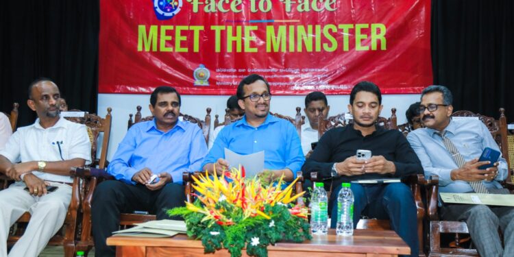 වඩාත් වැදගත් වන්නේ විදේශ භාණ්ඩ සමඟ තරඟ කළ හැකි නිෂ්පාදන සිදුකිරීමයි. – කර්මාන්ත අමාත්ය