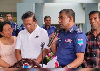 බංගලාදේශ කප්පම් කල්ලියක් ශ්‍රී ලාංකිකයන් 3 පැහැර ගනියි