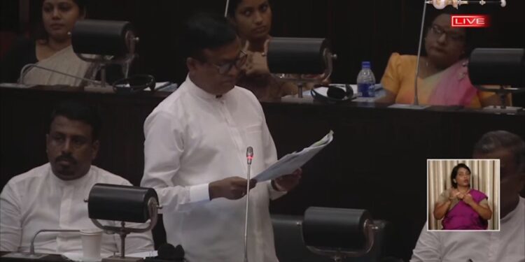 සපුගස්කන්දට ගැහුවේ සුනිල් ගෙන්නුවේ රනිල්