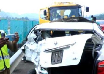 අධිවේගී මාර්ගයේ සිදු වූ බිහිසුණු අනතුර