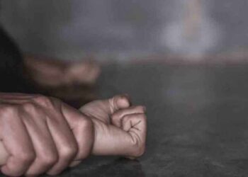 බාල වයස්කාර දැරියක් සමුහ වදහිංසාවකට ලක් වෙයි – සිසුන් හතක් පොලිස් භාරයේ