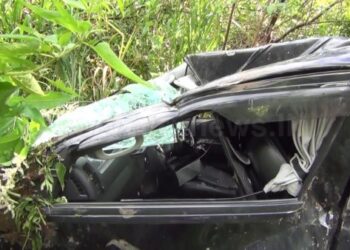 මෝටර් රථයක් තලවකැලේ දී අනතුරක