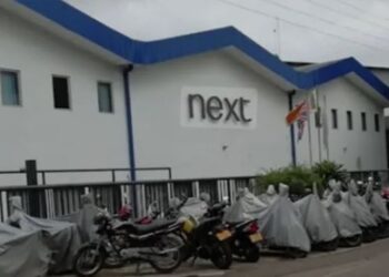 සේවකයන් අසරණ කරමින් ඇඟලුම් කර්මාන්ත ශාලාවක් වසා දමලා