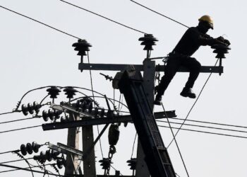 කොළඹ ඇතුළු ප්රදේශ රැසක විදුලිය විසන්ධි වෙලා