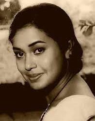 කුස්සියේ උයන්නයි දෙමව්පියෝ බලාගන්නයි නිළි රැජිනක් ගන්න බෑනෙ