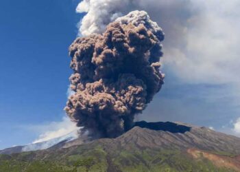 සිසිලිය එට්නා රත්කරයි