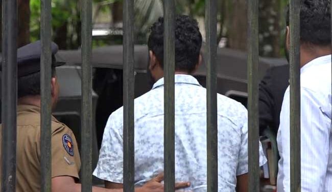 පොලිසියට භාර නොවුණොත් දේපළ තහනම් – බෑණාත් අධිකරණයට