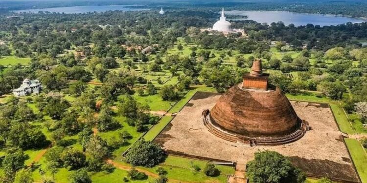 අනුරාධපුරය සංචාරක පුරවරයක් ලෙස ප්රවර්ධනය කර සංවර්ධනය කරන්න තීරණයක්