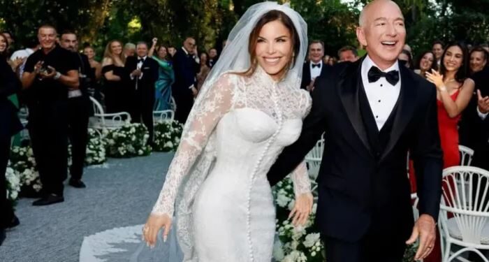 සේවකයන්ගේ ශ්‍රමය සූරා අති සුඛෝපභෝගී ජීවිත ගෙවන ජෙෆ් බේසෝස්ගේ මඟුල