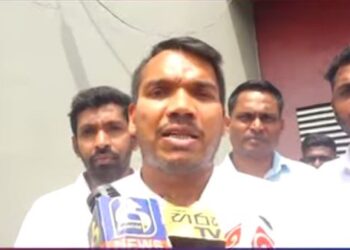 ආණ්ඩුව පවත්වාගෙන යන්න බොරු කරනවා – නාමල්