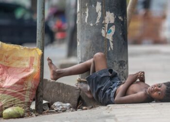 වීදි ළමයින් සඳහා රුපියල් පන්දහසක දීමනාවක්